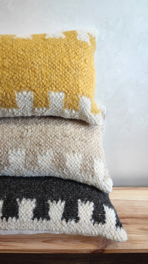 Murafa lumbar pillow