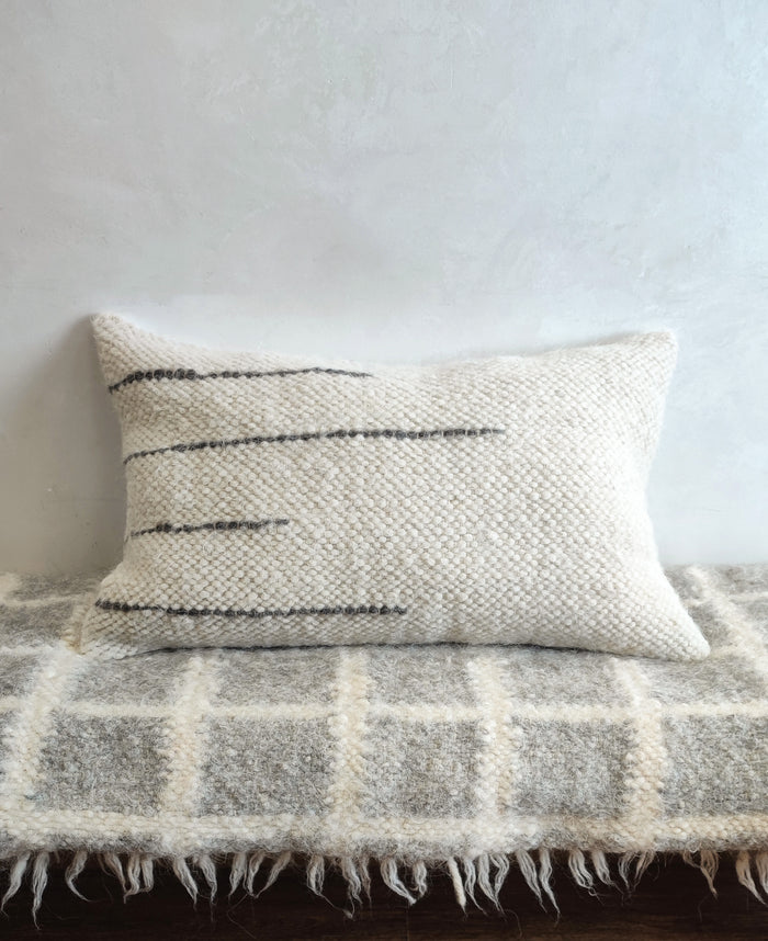Strypa pillow
