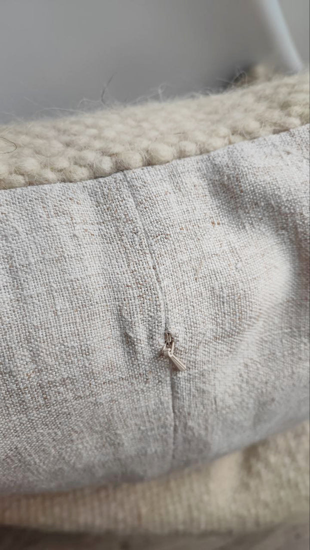 Strypa pillow