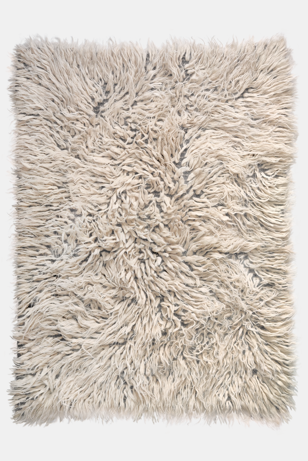 Vovnya rug (light gray base)